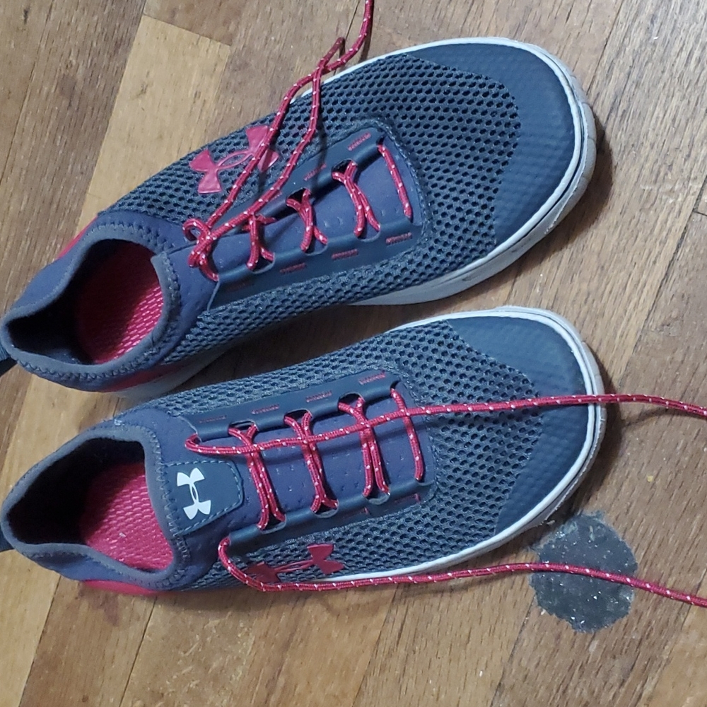 Girl's size 9.5 Under Armour running shoes